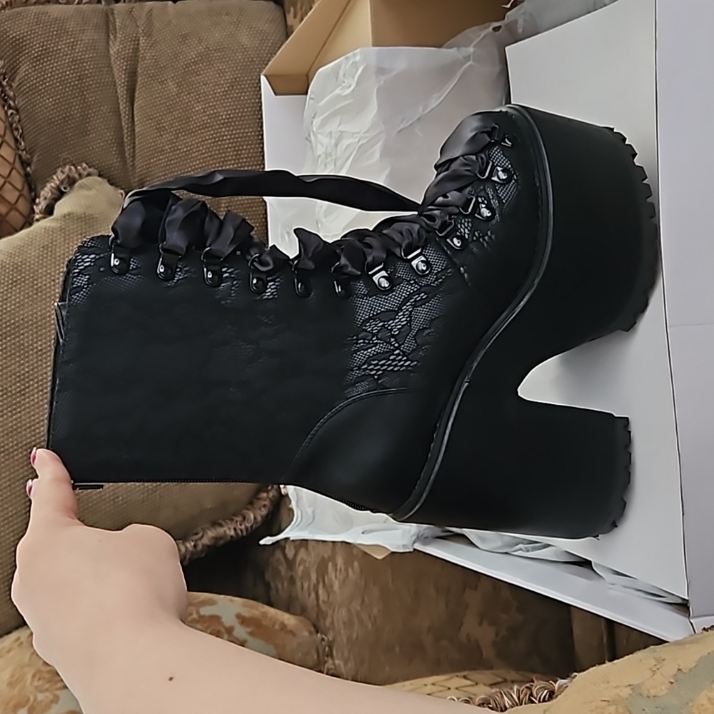 YRU Absinthe Platform Boots - Picture 2 of 5